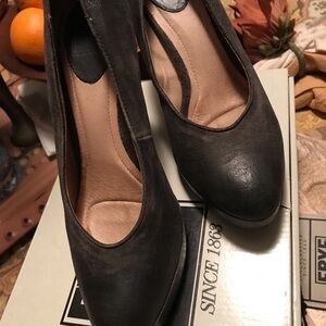 Frye Women's Charvoal Leather Harlow Vamp Pumps size 7.5M